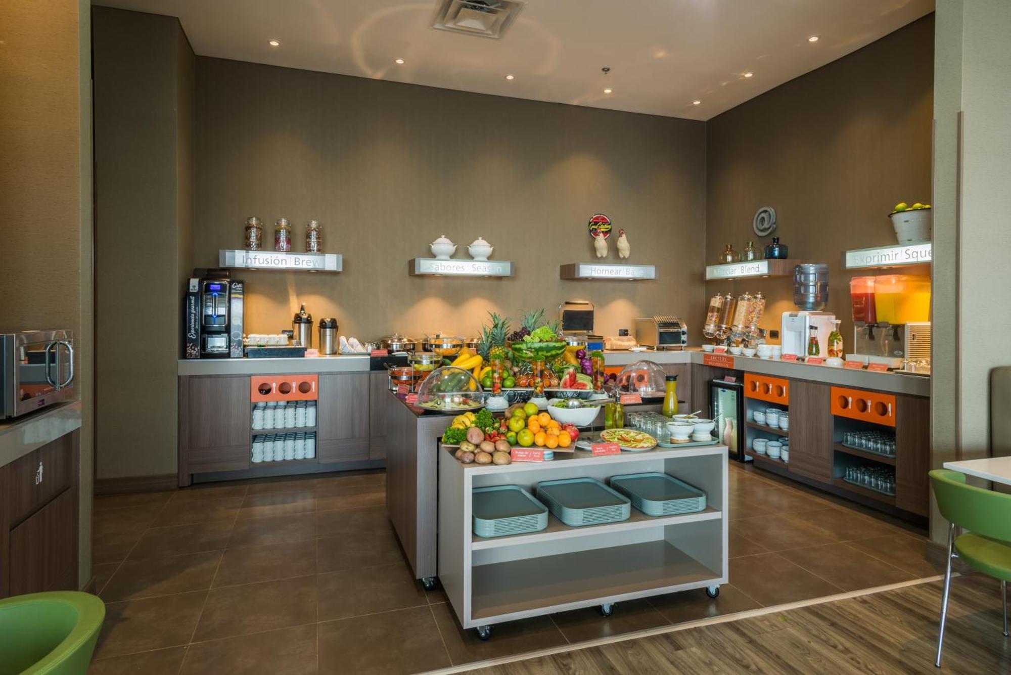 酒店 Hampton By Hilton Airport