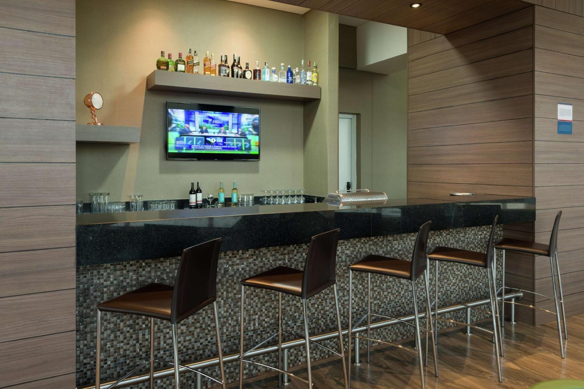 Hampton By Hilton Airport 4* Bogotá
